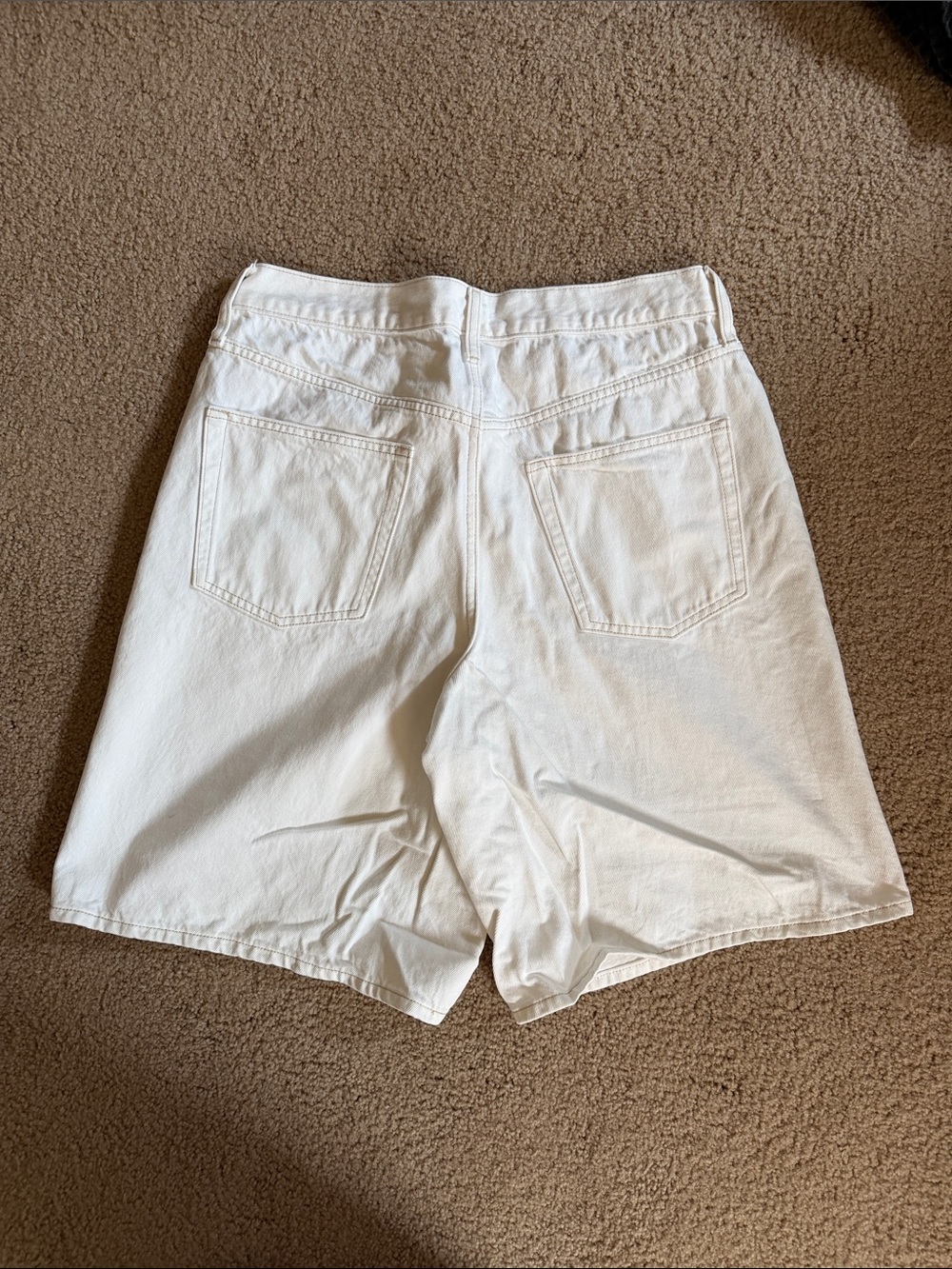 GAP White Women's Bermuda Shorts - Picture 2 of 3